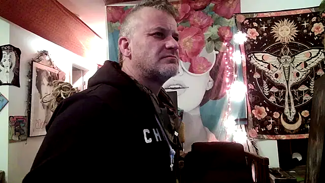 Snapshot of SilverandFox chatting on January 8, 2025, 6:31 pm SilverandFox online show from January 8, 2025, 6:31 pm