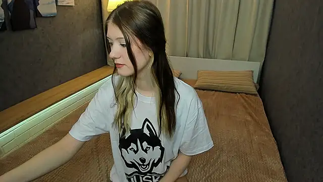 Snapshot of Lina_Vi chatting on January 15, 2025, 9:20 pm Lina Vi online show from January 15, 2025, 9:20 pm