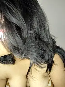 Riya Stream01 online show from February 19, 2025, 4:44 pm