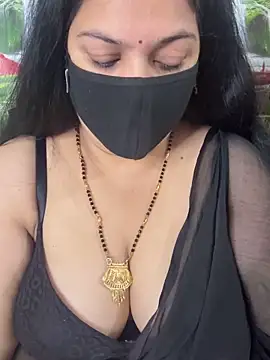 FlatVincy4 online show from October 3, 2025, 4:42 am