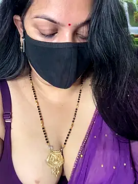 FlatVincy4 online show from October 11, 2025, 5:39 am