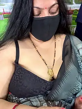 FlatVincy4 online show from October 13, 2025, 4:18 pm