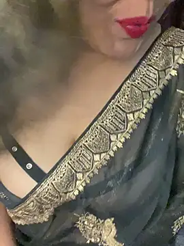 hot menka online show from February 3, 2025, 10:03 am