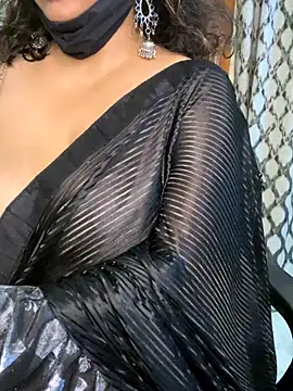 hot menka online show from September 17, 2025, 5:25 pm