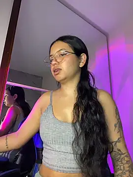 Snapshot of Rosita_forever_ chatting on May 4, 2026, 2:46 pm Rosita forever online show from May 4, 2026, 2:46 pm