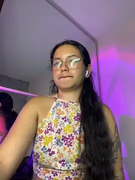 Snapshot of Rosita_forever_ chatting on May 15, 2026, 4:52 am Rosita forever online show from May 15, 2026, 4:52 am