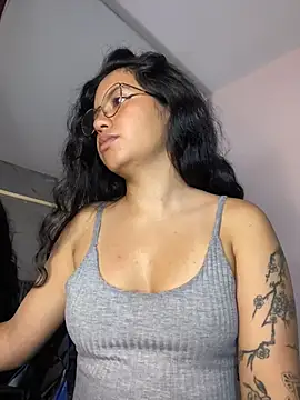 Snapshot of Rosita_forever_ chatting on June 1, 2026, 3:14 pm Rosita forever online show from June 1, 2026, 3:14 pm