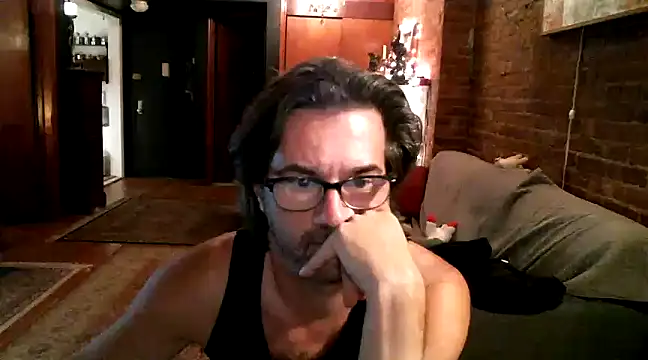 Snapshot of Johnny_Bottoms chatting on December 19, 2024, 10:21 pm Johnny Bottoms online show from December 19, 2024, 10:21 pm