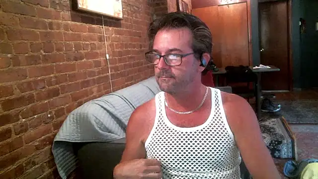 Snapshot of Johnny_Bottoms chatting on September 14, 2025, 1:21 pm Johnny Bottoms online show from September 14, 2025, 1:21 pm