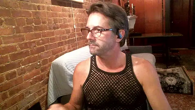 Snapshot of Johnny_Bottoms chatting on October 6, 2025, 10:51 pm Johnny Bottoms online show from October 6, 2025, 10:51 pm
