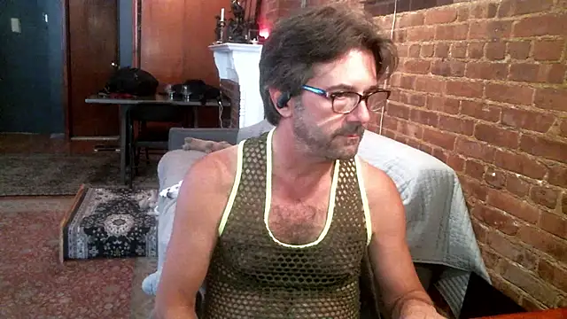 Snapshot of Johnny_Bottoms chatting on October 19, 2025, 5:24 pm Johnny Bottoms online show from October 19, 2025, 5:24 pm