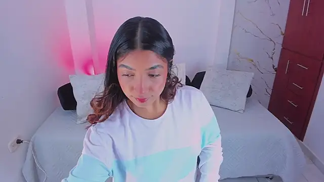 martina roldam online show from March 30, 2026, 3:29 am