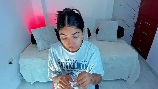 martina roldam online show from April 18, 2026, 2:26 am