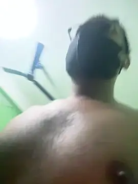 Snapshot of GildanK18 chatting on September 8, 2025, 4:39 pm GildanK18 online show from September 8, 2025, 4:39 pm