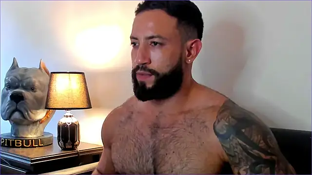 BradLeon  online show from October 14, 2025, 7:14 pm