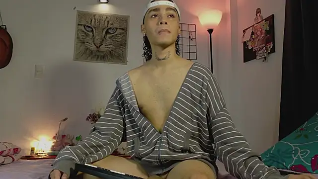 seven7xis online show from March 16, 2026, 3:01 am