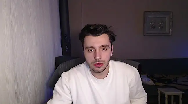 handsomeee04 online show from March 23, 2025, 1:09 am