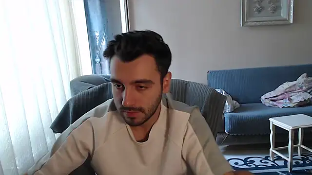 handsomeee04 online show from October 3, 2025, 12:57 pm