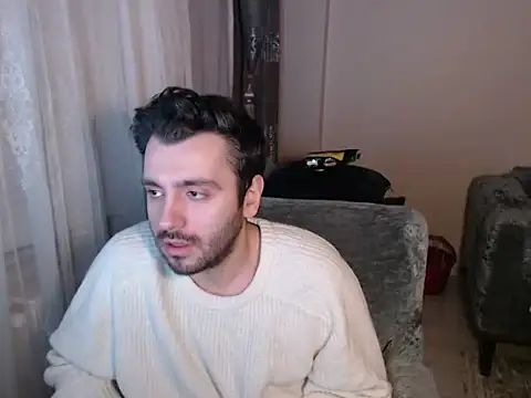 handsomeee04 online show from April 17, 2026, 10:35 pm