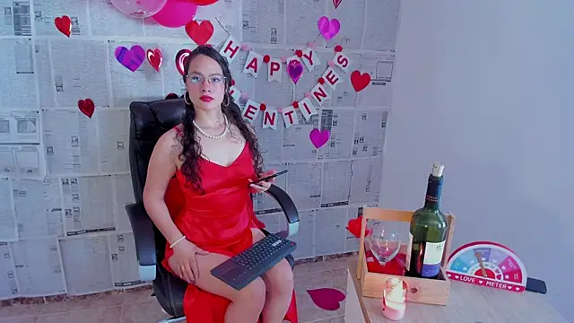 emmaTorres1 online show from February 14, 2025, 2:44 pm