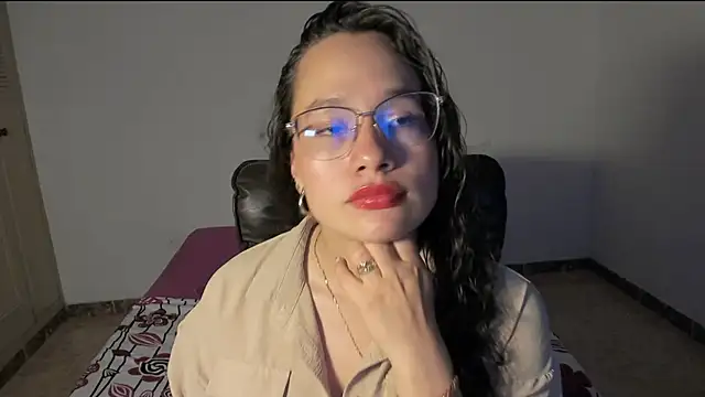 emmaTorres1 online show from March 2, 2025, 1:04 am