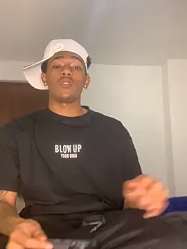 Boy cock18 online show from November 26, 2025, 7:53 am