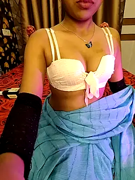 Little  Lia online show from February 23, 2025, 2:46 pm