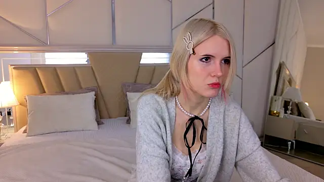 NellieLoyns online show from March 6, 2025, 5:11 pm