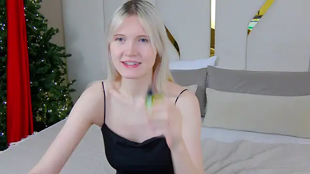 NellieLoyns online show from December 3, 2025, 6:28 pm