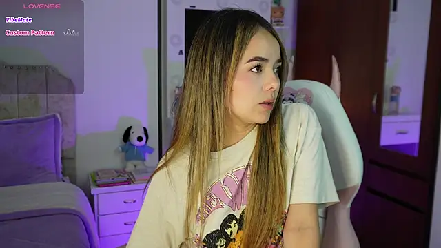 Hannah-Rose online show from December 2, 2025, 1:22 am