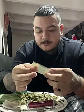 El Titan1998 online show from January 8, 2025, 12:05 pm