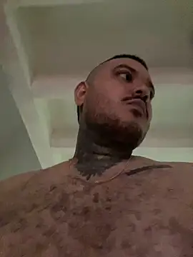 El Titan1998 online show from March 22, 2025, 9:10 pm