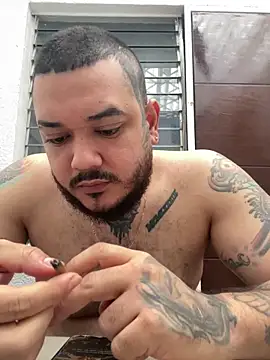 El Titan1998 online show from December 1, 2025, 12:43 pm