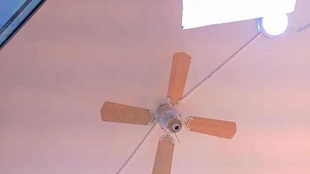 MiaLaurents online show from March 15, 2026, 3:51 pm