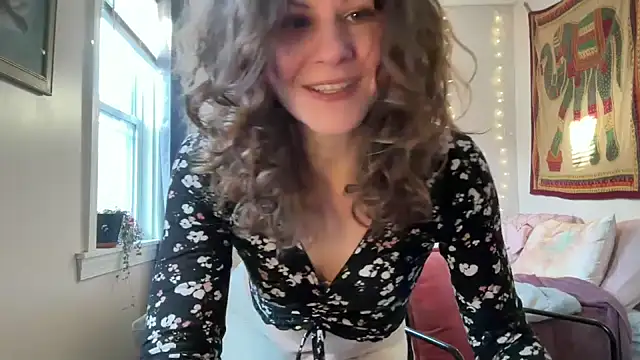 leahsparkles online show from February 23, 2025, 12:48 pm