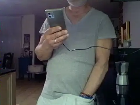 kevincumporn online show from March 1, 2025, 4:15 am