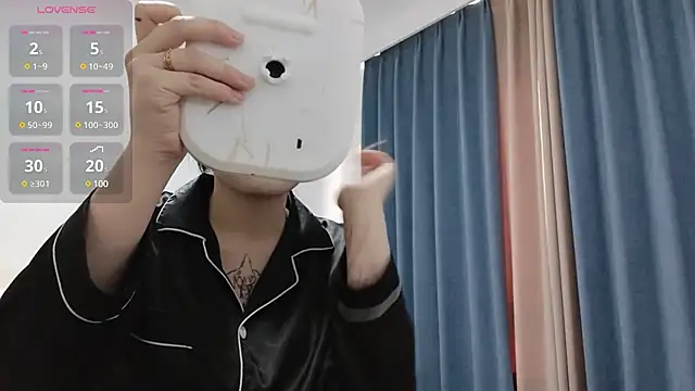 Snapshot of TuTu-0808 chatting on January 24, 2025, 3:11 am TuTu-0808 online show from January 24, 2025, 3:11 am