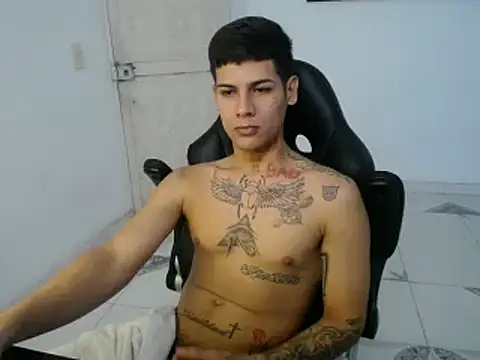 Snapshot of Clyde019 chatting on January 15, 2025, 8:16 pm Clyde019 online show from January 15, 2025, 8:16 pm