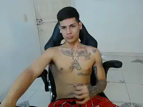 Snapshot of Clyde019 chatting on January 29, 2025, 4:30 pm Clyde019 online show from January 29, 2025, 4:30 pm