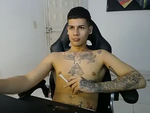 Snapshot of Clyde019 chatting on February 11, 2025, 8:05 am Clyde019 online show from February 11, 2025, 8:05 am