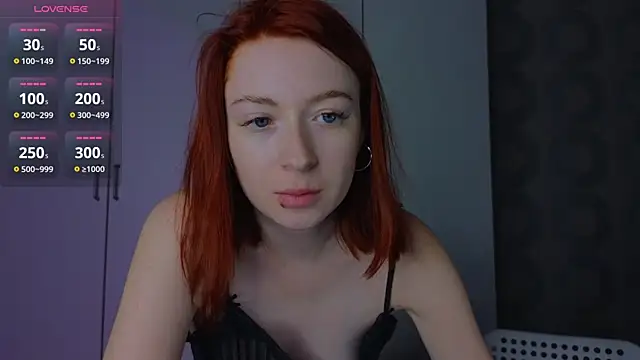 Snapshot of Cuteroxyfoxy chatting on July 14, 2026, 4:45 pm Cuteroxyfoxy online show from July 14, 2026, 4:45 pm