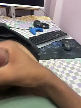 Cocaineandweed45 online show from November 11, 2025, 6:19 pm