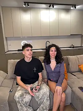 Alexiaa2006 online show from April 11, 2026, 7:51 pm