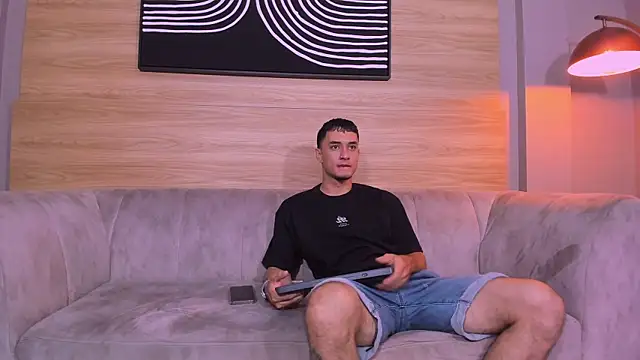 hell twink online show from May 27, 2026, 3:42 pm