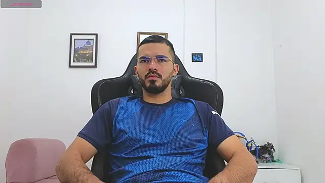 Massimoo 07 online show from December 15, 2025, 4:22 pm