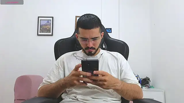 Massimoo 07 online show from December 21, 2025, 7:54 pm