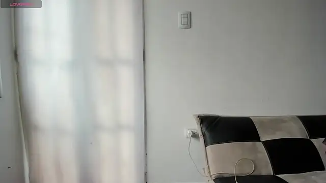 Snapshot of Sophia_cyrus11 chatting on November 16, 2025, 6:24 pm Sophia cyrus11 online show from November 16, 2025, 6:24 pm