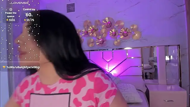 stefany duque1  online show from December 24, 2024, 10:06 pm