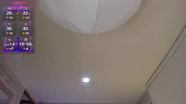 stefany duque1  online show from February 12, 2025, 7:44 am