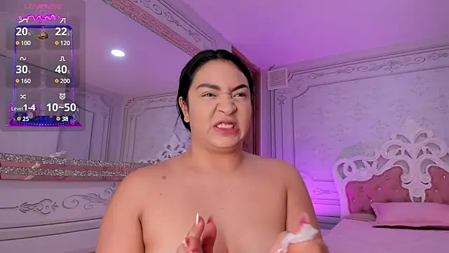 stefany duque1  online show from February 16, 2025, 3:04 am